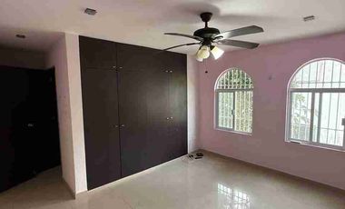 VENDO Y RENTO CASA EN AV LA LUNA
