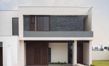 Casa en venta. Fracc. Real Campestre, Zona Country Villahermosa, Tabasco.