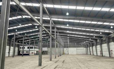 NAVE AAA EN RENTA DENTRO DEL PARQUE INDUSTRIAL,   4,000 METROS CUADRADOS TECHADOS, OFICINAS PARA 50 PERSONAS, 8 BAÑOS PARA MUJERES, 6 BAÑOS PARA HOMBRES, ANDEN DE CARGA Y DESCARGA PATIO DE MANIOBRAS AMPLIO,TRANSFORMADOR 112.5KVA,  A 5 MINUTOS DE PLANTA ARMADORA VW