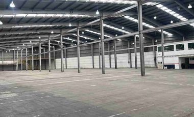 NAVE AAA EN RENTA DENTRO DEL PARQUE INDUSTRIAL,   4,000 METROS CUADRADOS TECHADOS, OFICINAS PARA 50 PERSONAS, 8 BAÑOS PARA MUJERES, 6 BAÑOS PARA HOMBRES, ANDEN DE CARGA Y DESCARGA PATIO DE MANIOBRAS AMPLIO,TRANSFORMADOR 112.5KVA,  A 5 MINUTOS DE PLANTA ARMADORA VW