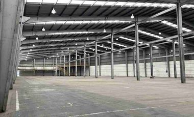 NAVE AAA EN RENTA DENTRO DEL PARQUE INDUSTRIAL,   4,000 METROS CUADRADOS TECHADOS, OFICINAS PARA 50 PERSONAS, 8 BAÑOS PARA MUJERES, 6 BAÑOS PARA HOMBRES, ANDEN DE CARGA Y DESCARGA PATIO DE MANIOBRAS AMPLIO,TRANSFORMADOR 112.5KVA,  A 5 MINUTOS DE PLANTA ARMADORA VW