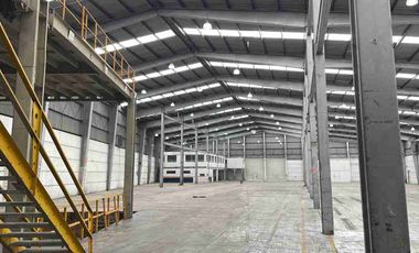 NAVE AAA EN RENTA DENTRO DEL PARQUE INDUSTRIAL,   4,000 METROS CUADRADOS TECHADOS, OFICINAS PARA 50 PERSONAS, 8 BAÑOS PARA MUJERES, 6 BAÑOS PARA HOMBRES, ANDEN DE CARGA Y DESCARGA PATIO DE MANIOBRAS AMPLIO,TRANSFORMADOR 112.5KVA,  A 5 MINUTOS DE PLANTA ARMADORA VW