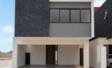 Casa en venta. Fracc. Real Campestre, Zona Country, Villahermosa, Tabasco.