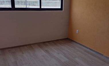 Rento amplia casa dentro de conjunto cerrado en Col. Xonaca cerca de Facultad de Lenguas 3 recamaras, cochera 2 autos $9500