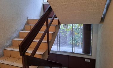 Arriendo depto 78 m2 de 3 drmitorios 1 baño estacionamiento Sta Vctoria con Seminario Providencia