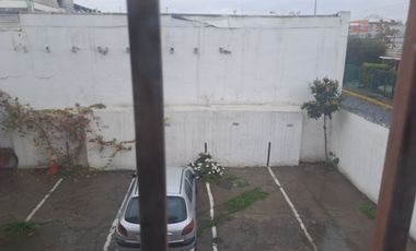 Arriendo depto 78 m2 de 3 drmitorios 1 baño estacionamiento Sta Vctoria con Seminario Providencia