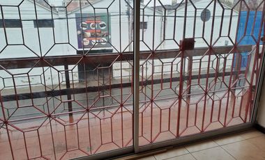 Arriendo depto 78 m2 de 3 drmitorios 1 baño estacionamiento Sta Vctoria con Seminario Providencia