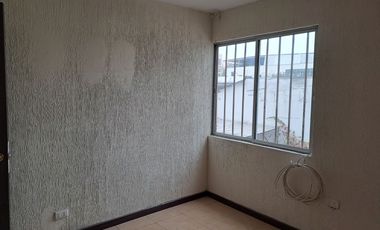 Arriendo depto 78 m2 de 3 drmitorios 1 baño estacionamiento Sta Vctoria con Seminario Providencia