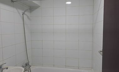 Arriendo depto 78 m2 de 3 drmitorios 1 baño estacionamiento Sta Vctoria con Seminario Providencia