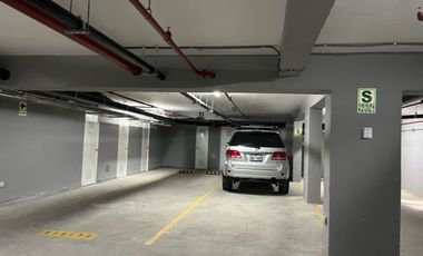 ALQUILER DE DEPARTAMENTO EN SURCO / PRIMER PISO AT: 166 m2