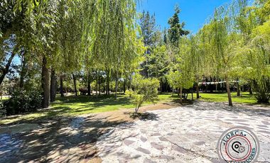 Propiedad y centro de eventos Los Andes en Venta