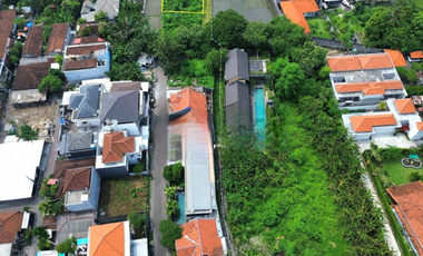 Tanah 261 m2 Kawasan Villa di Semer Kerobokan Bali