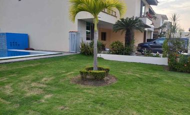 CASA EN VENTA / ZONA SUR DE VILLAHERMOSA