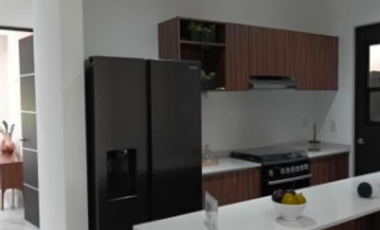 HERMOSA CASA EN VENTA, PETROLERA COATZACOALCOS, VERACRUZ.