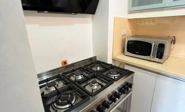 Interiored 3 Bedroom Unit in Penhurst Parkplace Condominium, BGC Taguig