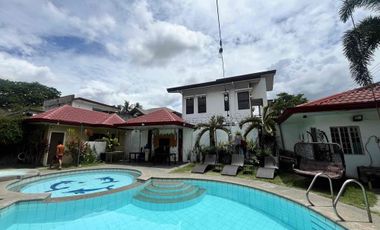 6 bedrooms Villa House for RENT! Located in a secured subdivision in Angeles city Pampanga!