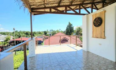 5BR House with Pool 241sqm Corner 3-level Roofdeck Compostela