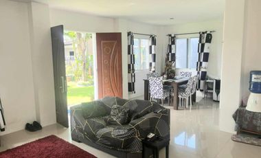 5BR House with Pool 241sqm Corner 3-level Roofdeck Compostela