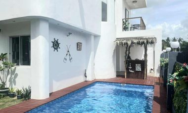 5BR House with Pool 241sqm Corner 3-level Roofdeck Compostela