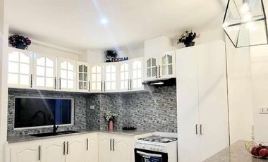 5BR House with Pool 241sqm Corner 3-level Roofdeck Compostela