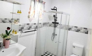 5BR House with Pool 241sqm Corner 3-level Roofdeck Compostela