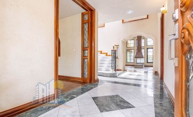 Casa en Venta en Azaleas Residencial en Esquina rodeada de Naturaleza Amplio Terreno y Jardin