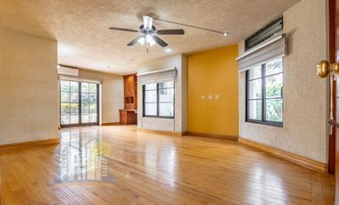 Casa en Venta en Azaleas Residencial en Esquina rodeada de Naturaleza Amplio Terreno y Jardin