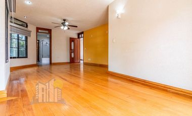 Casa en Venta en Azaleas Residencial en Esquina rodeada de Naturaleza Amplio Terreno y Jardin