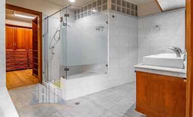 Casa en Venta en Azaleas Residencial en Esquina rodeada de Naturaleza Amplio Terreno y Jardin