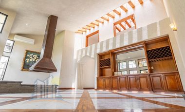 Casa en Venta en Azaleas Residencial en Esquina rodeada de Naturaleza Amplio Terreno y Jardin