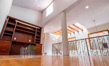 Casa en Venta en Azaleas Residencial en Esquina rodeada de Naturaleza Amplio Terreno y Jardin