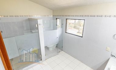 Casa en Venta en Azaleas Residencial en Esquina rodeada de Naturaleza Amplio Terreno y Jardin