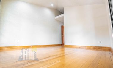 Casa en Venta en Azaleas Residencial en Esquina rodeada de Naturaleza Amplio Terreno y Jardin