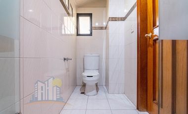 Casa en Venta en Azaleas Residencial en Esquina rodeada de Naturaleza Amplio Terreno y Jardin