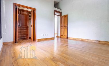 Casa en Venta en Azaleas Residencial en Esquina rodeada de Naturaleza Amplio Terreno y Jardin
