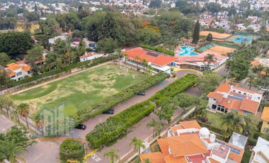 Casa en Venta en Azaleas Residencial en Esquina rodeada de Naturaleza Amplio Terreno y Jardin