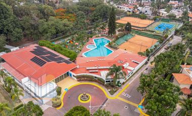 Casa en Venta en Azaleas Residencial en Esquina rodeada de Naturaleza Amplio Terreno y Jardin