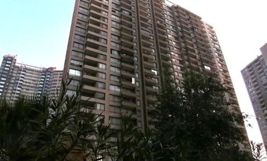 DEPARTAMENTO, MACUL CON VESPUCIO, 2 DORMITORIOS, 2 BAÑOS, TERRAZA, ESTACIONAMIENTO, BODEGA, PISCINAS, JARDINES, AZOTEA CON QUINCHO, METRO