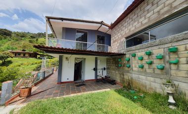 VENDO CASA-HOTEL EN COPACABANA AUTOPISTA MEDELLIN BOGOTA