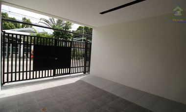 HOUSE FOR SALE IN PARANAQUE