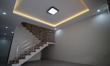 HOUSE FOR SALE IN PARANAQUE