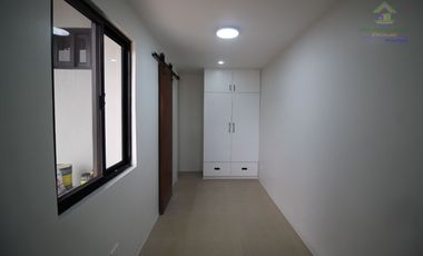 FOR SALE 3 STOREY HOUSE AND LOT IN PARANAQUE