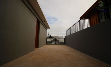 FOR SALE 3 STOREY HOUSE AND LOT IN PARANAQUE