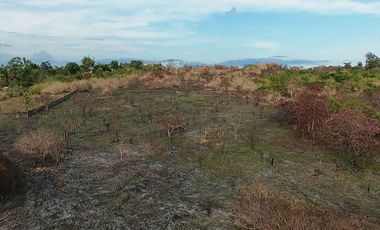 1,138 m2 / 12,249 ft2 | Residential Estate in an Upscale Neighborhood