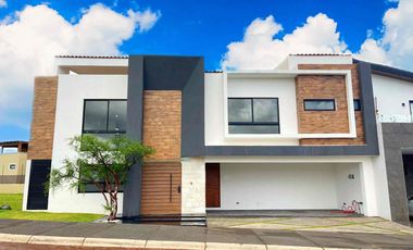 Moderna casa en venta, en Gran Reserva lomas de Angelópolis