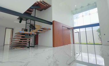 Moderna casa en venta, en Gran Reserva lomas de Angelópolis