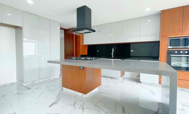 Moderna casa en venta, en Gran Reserva lomas de Angelópolis
