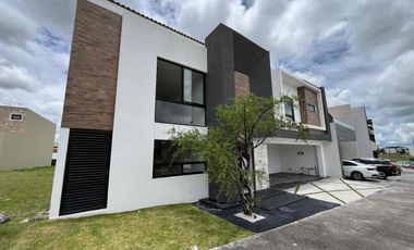 Moderna casa en venta, en Gran Reserva lomas de Angelópolis