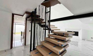 Moderna casa en venta, en Gran Reserva lomas de Angelópolis