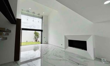 Moderna casa en venta, en Gran Reserva lomas de Angelópolis